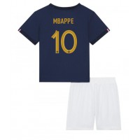 Frankreich Kylian Mbappe #10 Heimtrikotsatz Kinder WM 2022 Kurzarm (+ Kurze Hosen)
